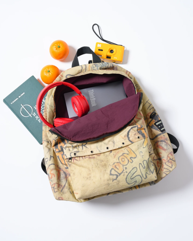 Momogigi Fun Graffiti Lightweight Outdoor Backpack
