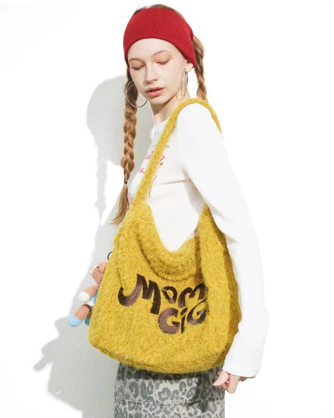 Momogigi Vintage Contrast Embroidered Plush Tote Bag