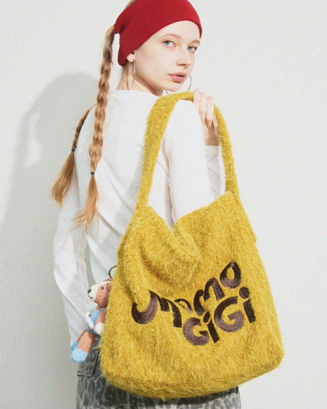 Momogigi Vintage Contrast Embroidered Plush Tote Bag