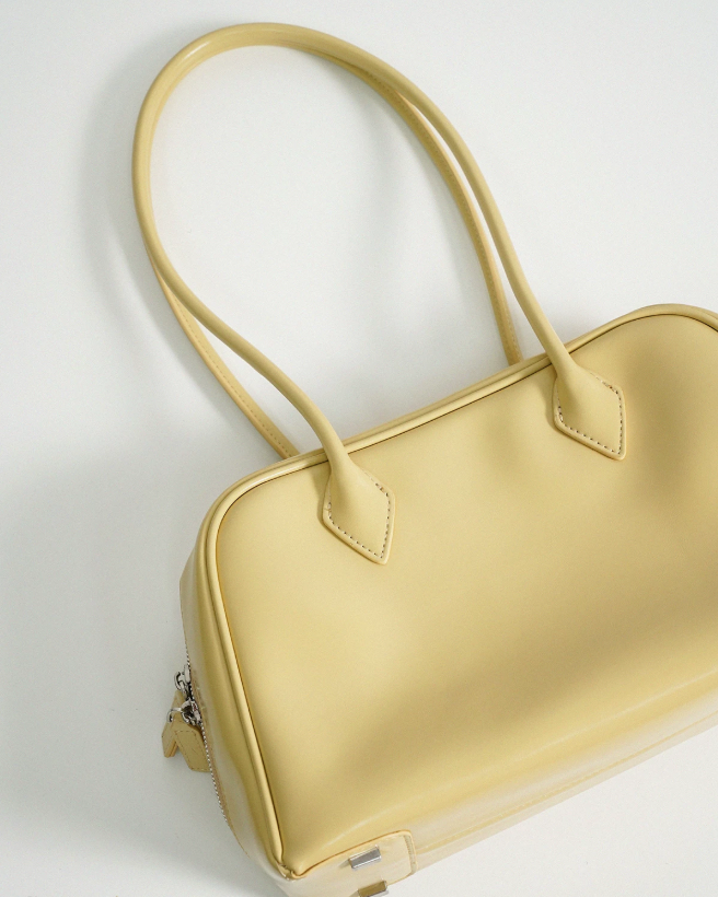 Momogigi Waxed Cowhide Underarm Bag